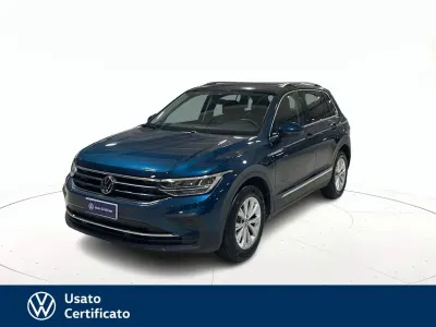 Usata VW Tiguan Life 150 CV (110 kW) 2023 Blu / pastello SUV