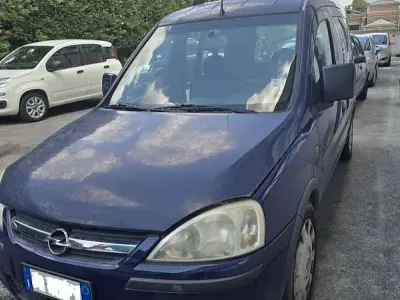 Usata Opel Combo 94 CV (69 kW) 2007 Blu/azzurro Monovolume