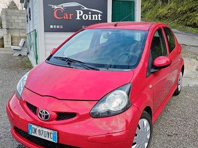Usata Toyota Aygo 67 CV (49 kW) 2007 Rosso Utilitaria