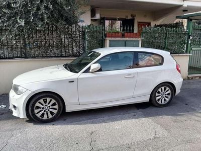 Usata BMW 116 158 CV (116 kW) 2010 Bianco Utilitaria