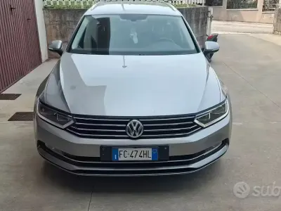 Usata VW Passat 150 CV (110 kW) 2016 Grigio Station wagon