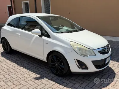 Usata Opel Corsa 95 CV (69 kW) 2011 Bianco Utilitaria