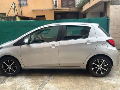 Usata Toyota Yaris Active 69 CV (50 kW) 2016 Berlina
