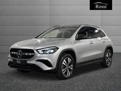 Uusi Mercedes GLA200 150 HP (110 kW) 2026 Musta Katumaasturi