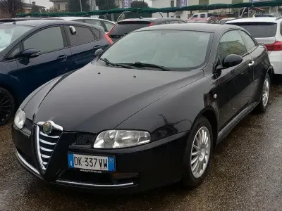 Usata Alfa Romeo GT Distinctive 150 CV (110 kW) 2007 Nero Coupé