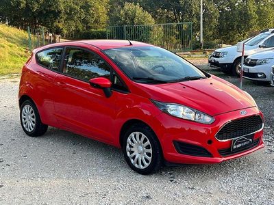 Usata Ford Fiesta Titanium 95 CV (69 kW) 2017 Rosso Berlina