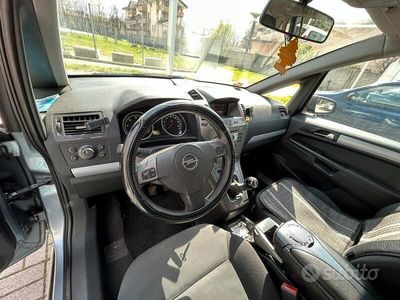 usata Opel Zafira 1.9 120cv 7 posti 2006