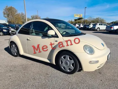Usata VW New Beetle 116 CV (85 kW) 1999 Beige Utilitaria