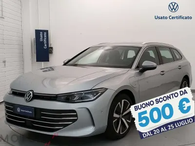 Usata VW Passat Business 204 CV (150 kW) 2025 Marrone Station wagon