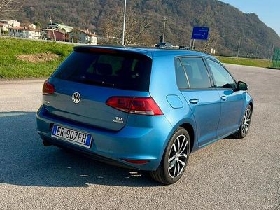 Usata VW Golf VII 110 CV (80 kW) 2013 Blu Berlina