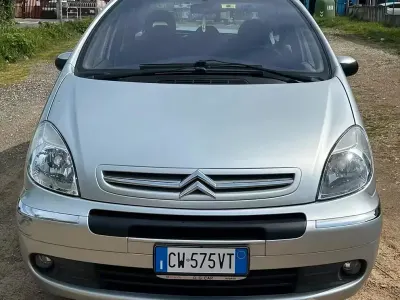 Usata Citroën Xsara Picasso 95 CV (69 kW) 2005 Grigio Monovolume