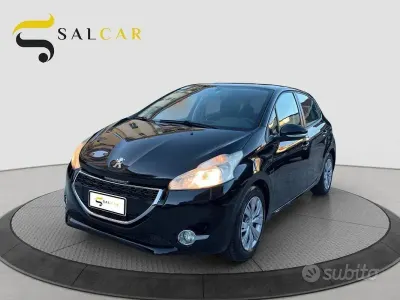 Usata Peugeot 208 Active 82 CV (60 kW) 2013 Nero Utilitaria
