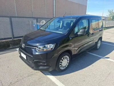 Usata Toyota Proace City City 110 CV (80 kW) 2022 Nero Monovolume