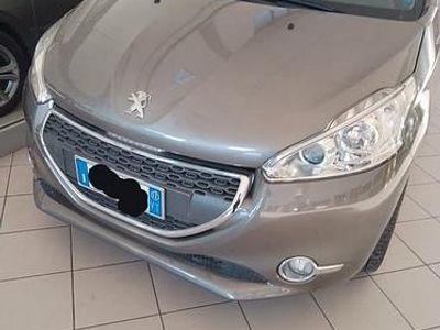 Usata Peugeot 208 Allure 95 CV (69 kW) 2013 Grigio Utilitaria