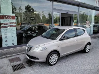 Usata Lancia Ypsilon Platinum 69 CV (50 kW) 2014 Grigio Utilitaria