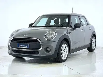 Usata Mini One D Business 95 CV (69 kW) 2017 Grigio scuro Utilitaria