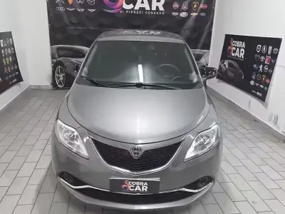 Usata Lancia Ypsilon Gold 69 CV (50 kW) 2016 Grigio Utilitaria
