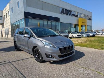 Usata Peugeot 5008 Active 120 CV (88 kW) 2015 Grigio Monovolume