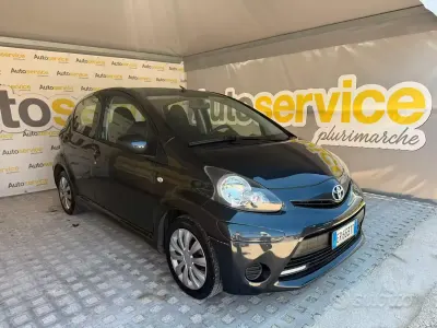 Usata Toyota Aygo Connect Style 68 CV (50 kW) 2013 Grigio Utilitaria