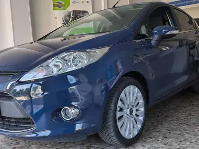 Usata Ford Fiesta Titanium 95 CV (69 kW) 2009 Blu/azzurro Berlina