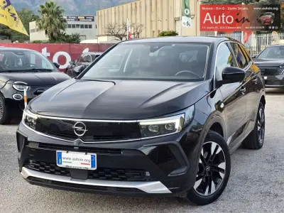 Usata Opel Grandland X Ultimate 131 CV (96 kW) 2022 Black pearl SUV