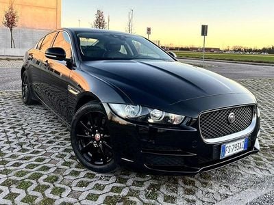 Usata Jaguar XE Prestige 180 CV (132 kW) 2018 Nero Berlina