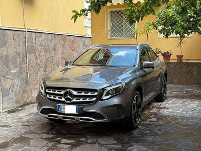 Usata Mercedes GLA200 136 CV (100 kW) 2018 Grigio SUV