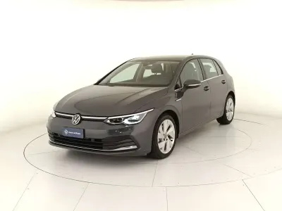 Gebraucht VW Golf VIII Style 131 PS (96 kW) 2021 Grau Limousine