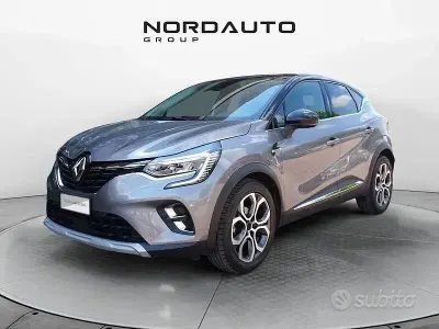Usata Renault Captur Intens 95 CV (69 kW) 2021 Grigio SUV