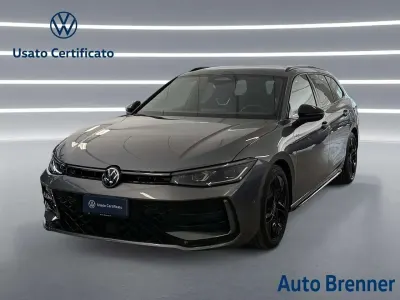 Usata VW Passat R-line 150 CV (110 kW) 2024 Diabasgrau metallic Station wagon