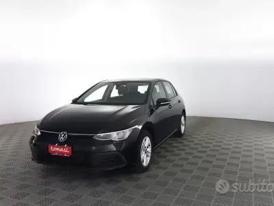Usata VW Golf VIII Life 110 CV (80 kW) 2023 Nero perla Berlina