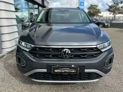 Usata VW T-Roc Life 116 CV (85 kW) 2022 Grigio SUV