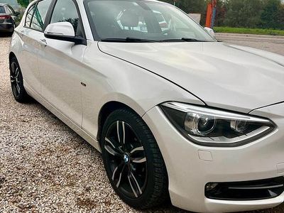 Usata BMW 118 Sport Line 142 CV (104 kW) 2015 Bianco Utilitaria