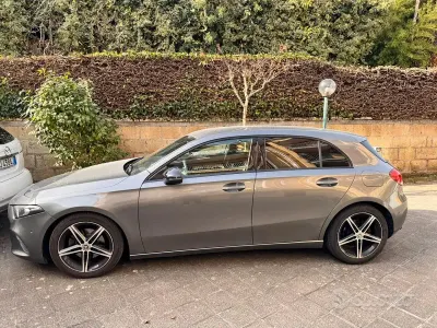 Usata Mercedes A200 150 CV (110 kW) 2019 Grigio Berlina