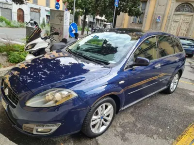 Usata Fiat Croma 150 CV (110 kW) 2010 Blu scuro metallizzato Station wagon