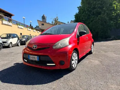 Second-hand Toyota Aygo Connect Style 68 CP (50 kW) 2014 Roșu Hatchback