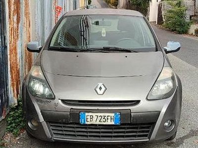 Usata Renault Clio II 75 CV (55 kW) 2010 Berlina