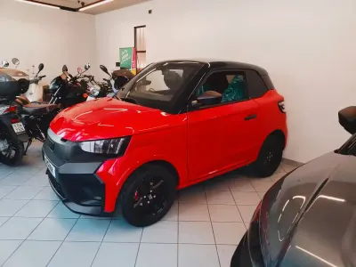 Nuova Ligier JS50 2026 Rosso Utilitaria