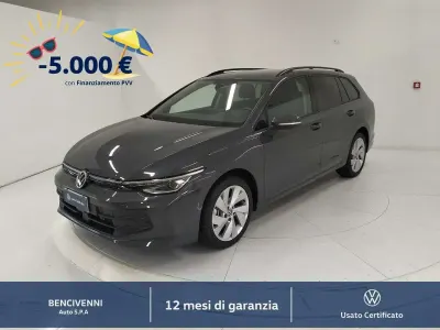 Usata VW Golf VIII Life 150 CV (110 kW) 2024 Grigio Station wagon