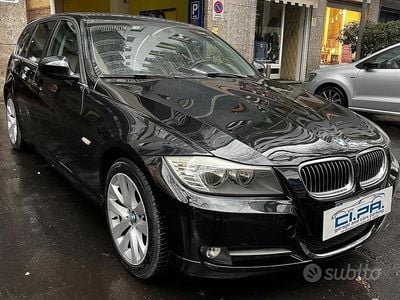 Usata BMW 318 143 CV (105 kW) 2011 Nero Station wagon