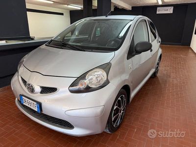 Usata Toyota Aygo Sol 92 CV (67 kW) 2007 Grigio Utilitaria