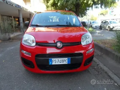 Usata Fiat Panda Pop 69 CV (50 kW) 2018 Rosso Utilitaria