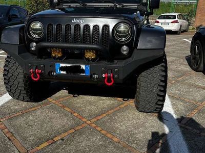 usata Jeep Wrangler Unlimited 2.8 crd Sahara auto E6