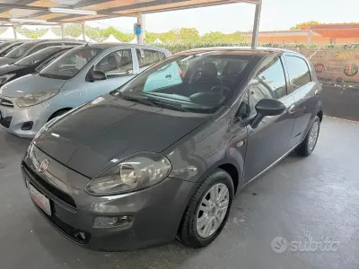 Usata Fiat Punto Emotion 69 CV (50 kW) 2018 Grigio Utilitaria