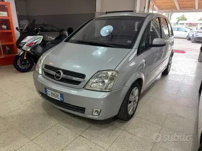 Usata Opel Meriva Cosmo 101 CV (74 kW) 2004 Nero Monovolume