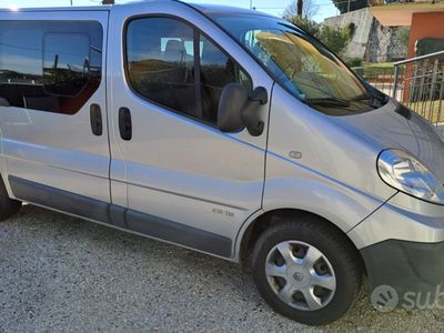 usata Renault Trafic 6 posti autocarro