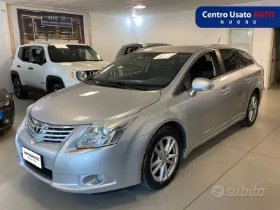 Usata Toyota Avensis Executive 126 CV (92 kW) 2011 Grigio Station wagon