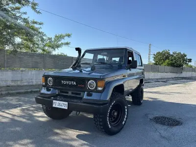Usata Toyota Land Cruiser 86 CV (63 kW) 1988 Grigio SUV