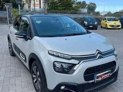 Usata Citroën C3 Shine 102 CV (75 kW) 2023 Beige Utilitaria