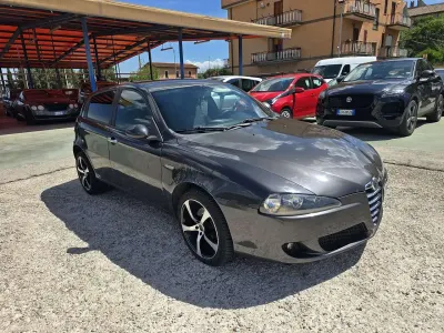 Usata Alfa Romeo 147 Exclusive 120 CV (88 kW) 2007 Nero Utilitaria